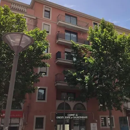 Lumineux Avec Box, Proche Plage,centre, Raphael Apartment